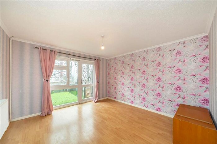 2 Bedroom House To Rent In Vicarage Road, Woolwich, SE18