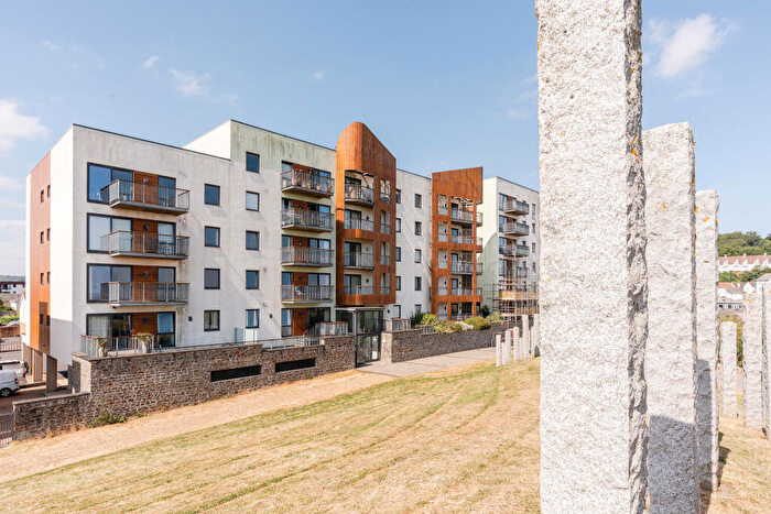 2 Bedroom Flat For Sale In Argentia Place, Portishead, BS20