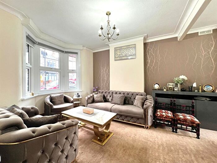 5 Bedroom Semi Detached House For Sale In St. John's Road, London, E17