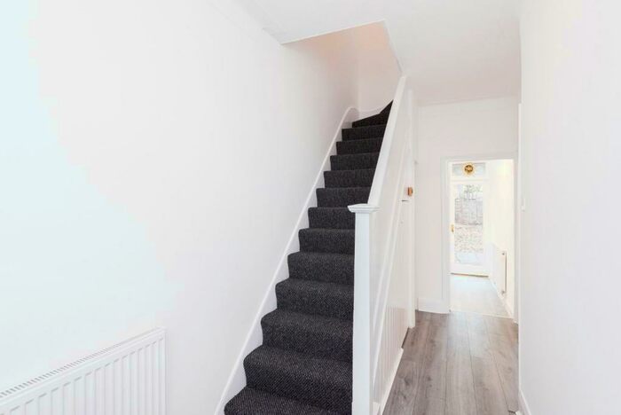 3 Bedroom Terraced House To Rent In Farmilo Road, Walthamstow, London, E17