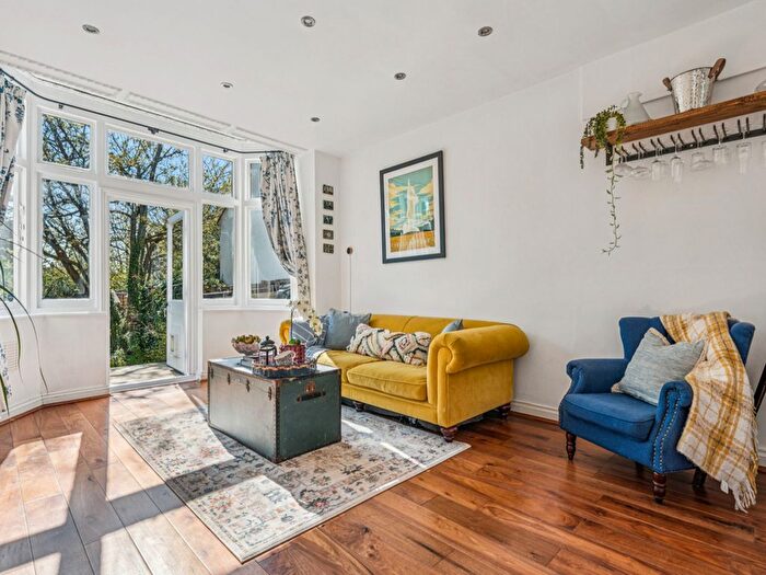 3 Bedroom Semi-detached House For Sale In Gleneldon Road, London, SW16