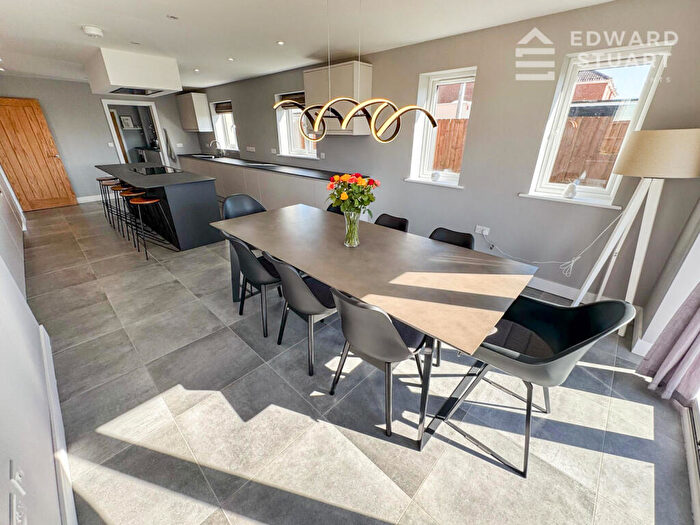 5 Bedroom Detached House For Sale In Mill Road, Murrow, Wisbech, PE13