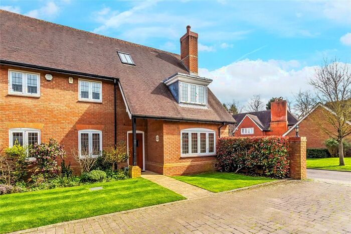 3 Bedroom Semi-Detached House For Sale In Oakley Gardens, Betchworth, Surrey, RH3