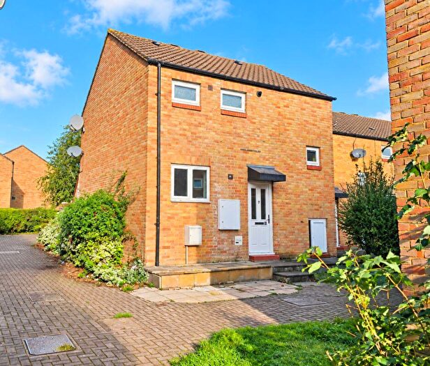 3 Bedroom End Of Terrace House For Sale In Swale Path, Bedford, MK41