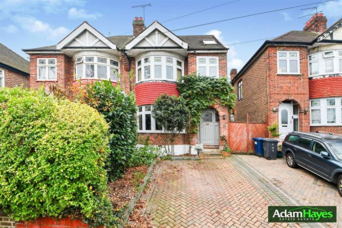 5 Bedroom Semi Detached House For Sale In Brunswick Park Road, New Southgate, N11