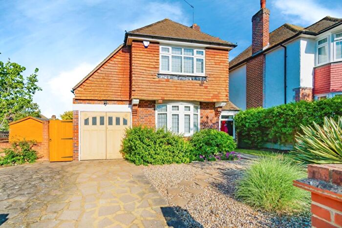 3 Bedroom Detached House For Sale In Greenway Gardens, Croydon, CR0