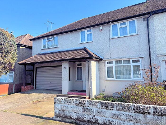 5 Bedroom End Of Terrace House For Sale In Napsbury Avenue, London Colney, AL2