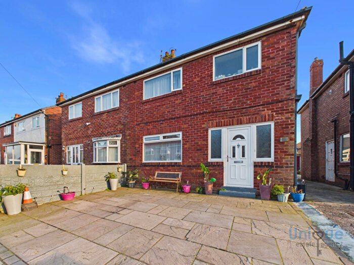 3 Bedroom Semi Detached House For Sale In Drakelowe Avenue, Blackpool, FY4