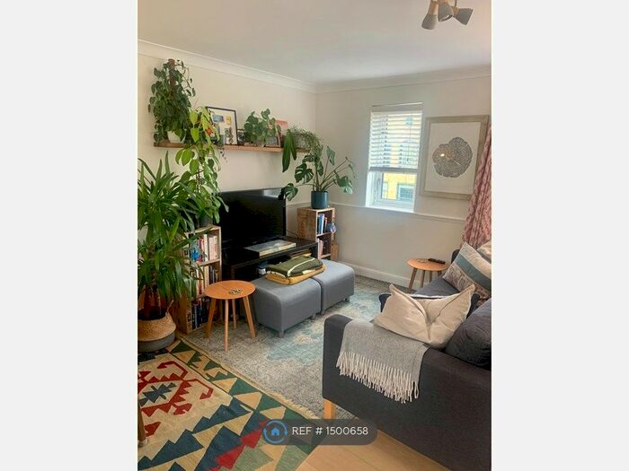 1 Bedroom Flat To Rent In Old Ford Road, London, E3