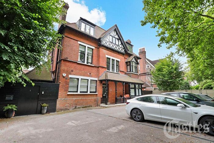 2 Bedroom Flat For Sale In Shepherds Hill, N6