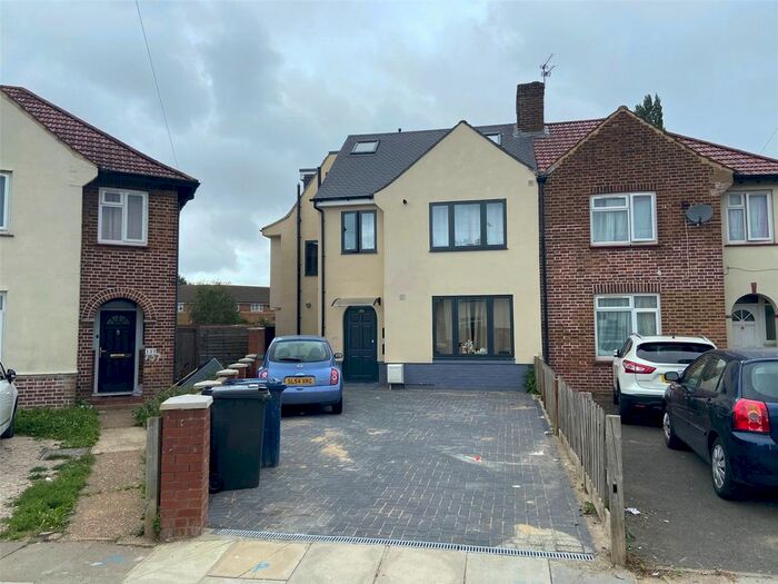 3 Bedroom Flat To Rent In Dane Road, Southall, Greater London UB1