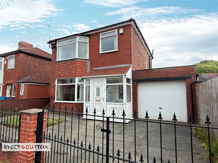 3 Bedroom Detached House For Sale In Kenmere Grove, Manchester, Greater Manchester, M40