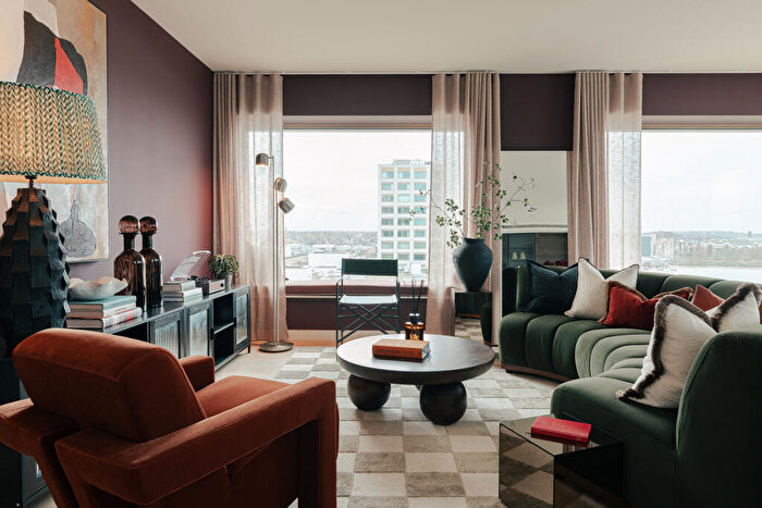 3 Bedroom Apartment For Sale In Starboard Way, London, E16