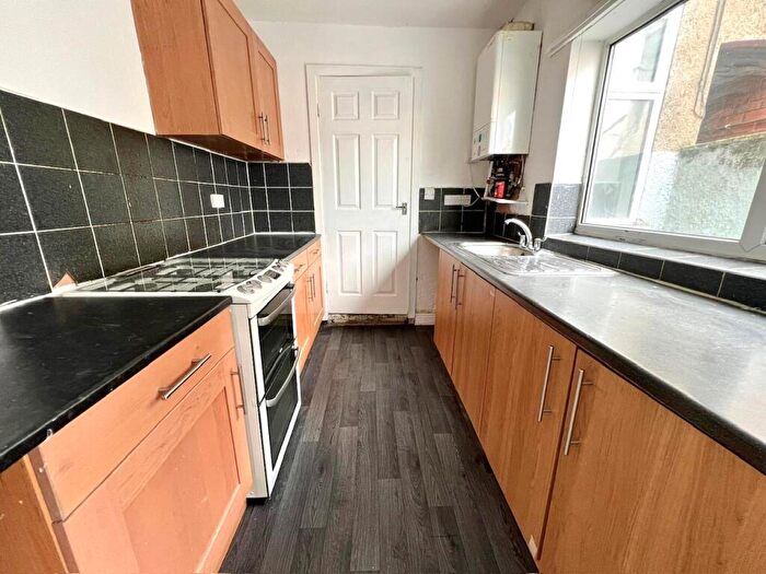 3 Bedroom Terraced House For Sale In Donnington Street, Grimsby, DN32