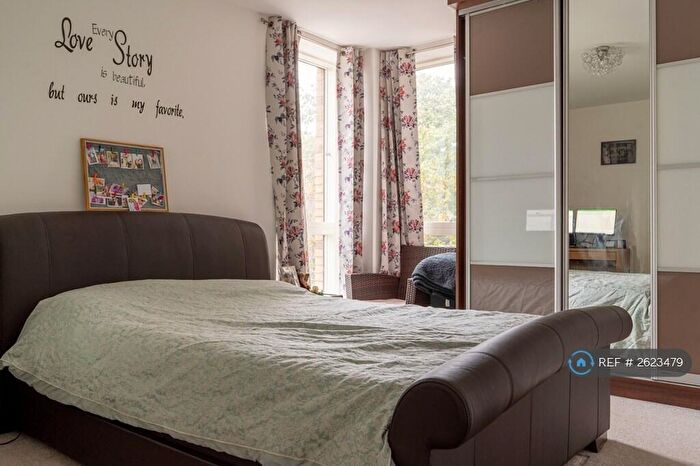 2 Bedroom Flat To Rent In Adenmore Road, London, SE6