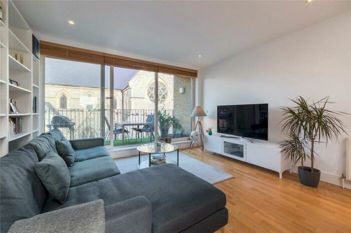 2 Bedroom Flat To Rent In Hamond Square, Hoxton, London, N1