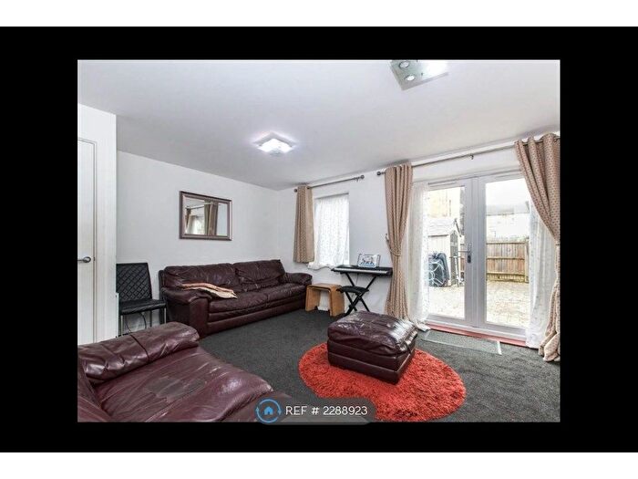 3 Bedroom Terraced House To Rent In Lady Jane Place, Dartford, DA1