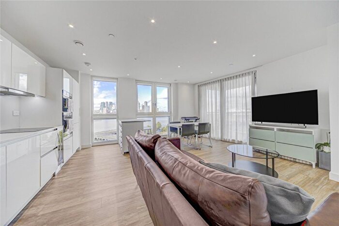 3 Bedroom Flat To Rent In Distel Apartments, Telegraph Avenue, London, SE10