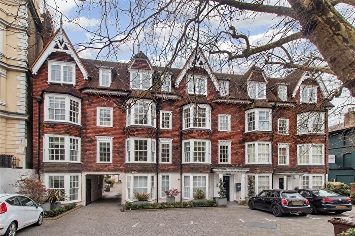 2 Bedroom Flat For Sale In London Road, Tunbridge Wells, Kent, TN1