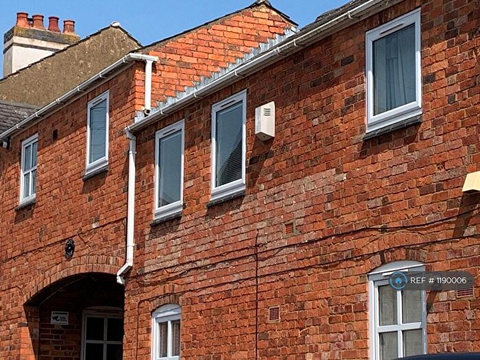 2 Bedroom Flat To Rent In Ragsdale Court, Rothwell, NN14