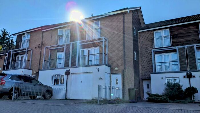 3 Bedroom House To Rent In Hanno Close, Wallington, SM6