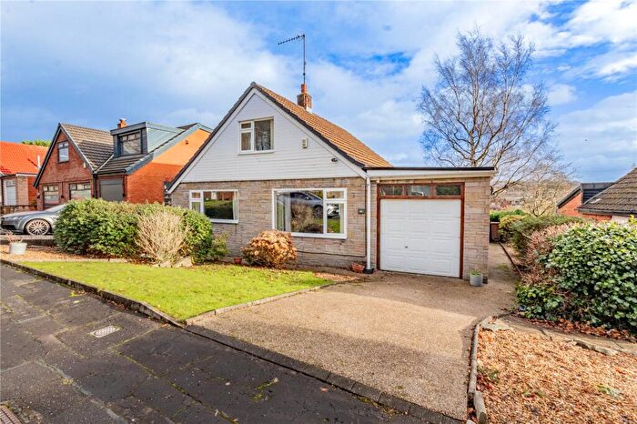 3 Bedroom Bungalow For Sale In Birchfield Drive, Marland, Rochdale, OL11