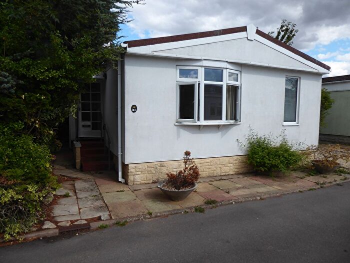 2 Bedroom Park Home For Sale In Quarry Rock Gardens, Claverton Down, Bath, BA2