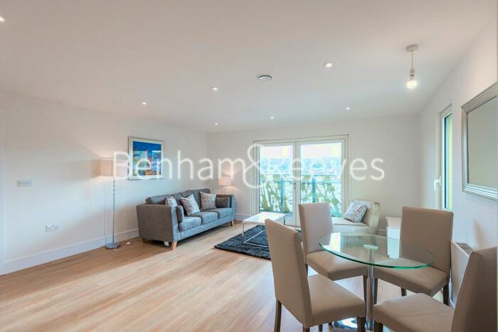 2 Bedroom Flat To Rent In Hippersley Point, Tilston Bright Square, SE2