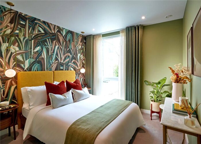 2 Bedroom Flat For Sale In Lindley House, Hendon, NW9