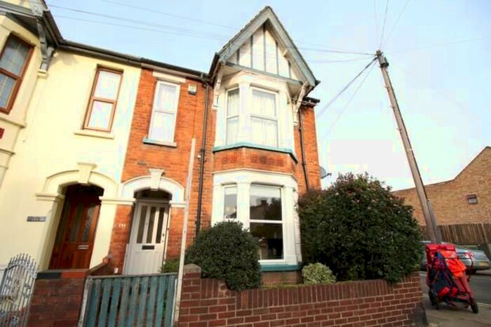 1 Bedroom Flat To Rent In Castle Road, Bedford MK40