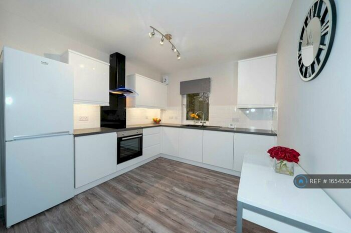 2 Bedroom Flat To Rent In Margaret Place, Aberdeen, AB10