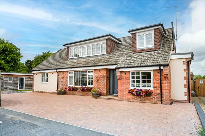 4 Bedroom Detached House For Sale In Manor Close, Urchfont, Devizes, Wiltshire, SN10