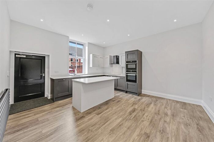 1 Bedroom Flat To Rent In Apartment, New Square, Chesterfield, Derbyshire, S40