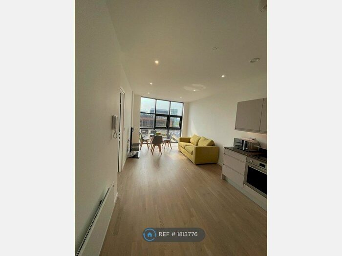 1 Bedroom Flat To Rent In Medina House, Milton Keynes, MK9