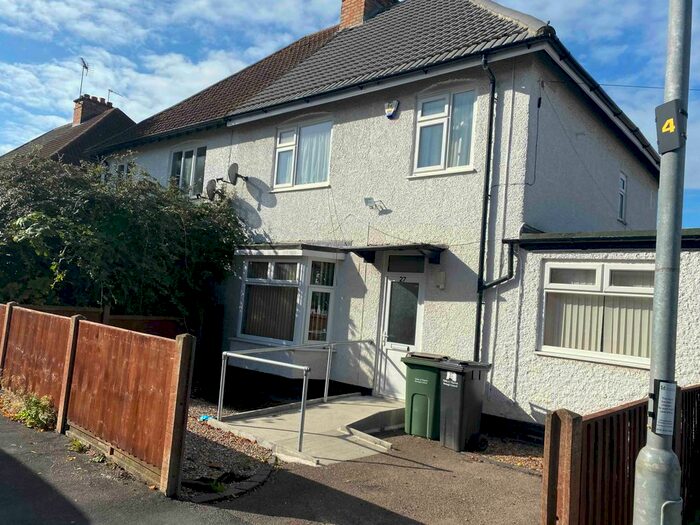 3 Bedroom Semi-Detached House To Rent In Parkland Drive, Leicester, LE2