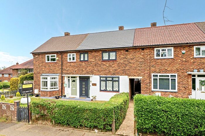 2 Bedroom Terraced House For Sale In Cotmandene Crescent, Orpington, BR5