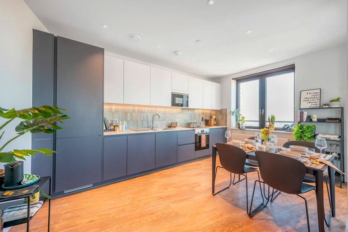 2 Bedroom Flat To Rent In Park Lane, Wembley, HA9