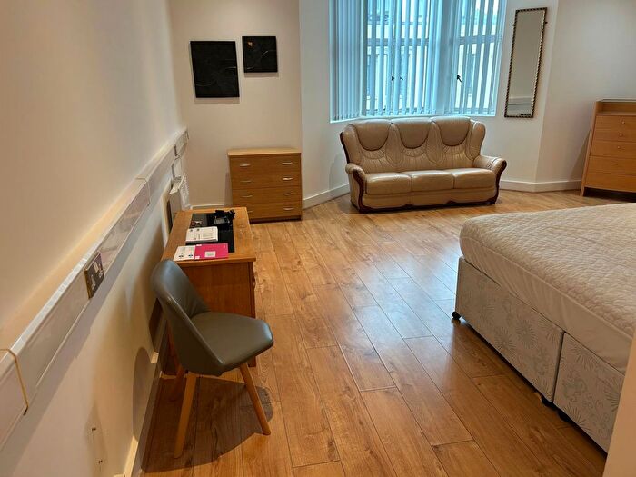 Studio To Rent In Castle Street, Swansea, SA1