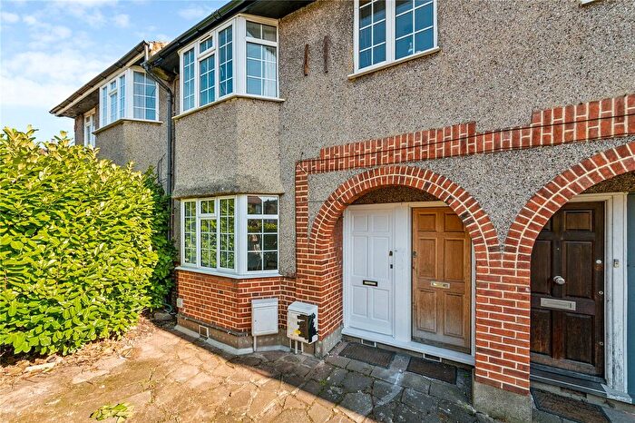 1 Bedroom Flat To Rent In Farm Avenue, London, SW16