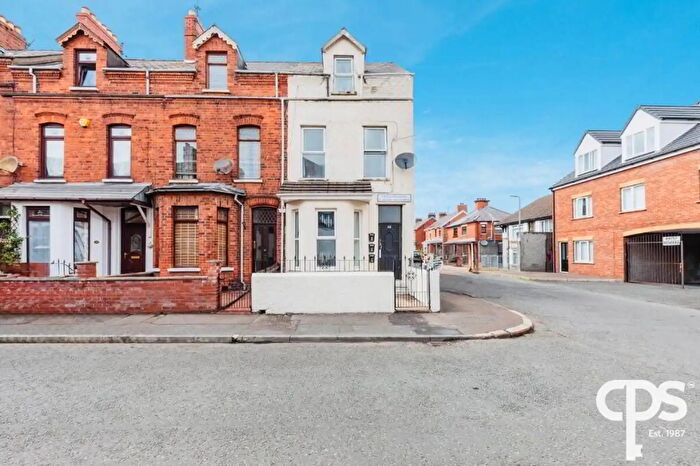 3 Bedroom End Of Terrace House For Sale In Orient Gardens, Belfast, BT14