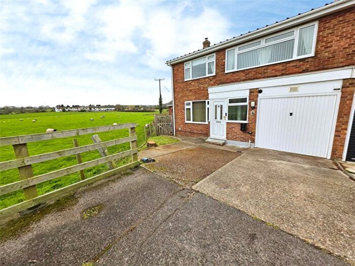 4 Bedroom Semi Detached House For Sale In Landrail Road, Lower Halstow, Sittingbourne, Kent, ME9