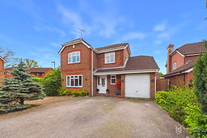 4 Bedroom Detached House For Sale In Woburn Close, Hailsham, East Sussex, BN27