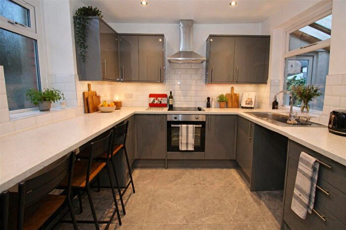 5 Bedroom House To Rent In St. Fagans Street, Grangetown, Cardiff, CF11