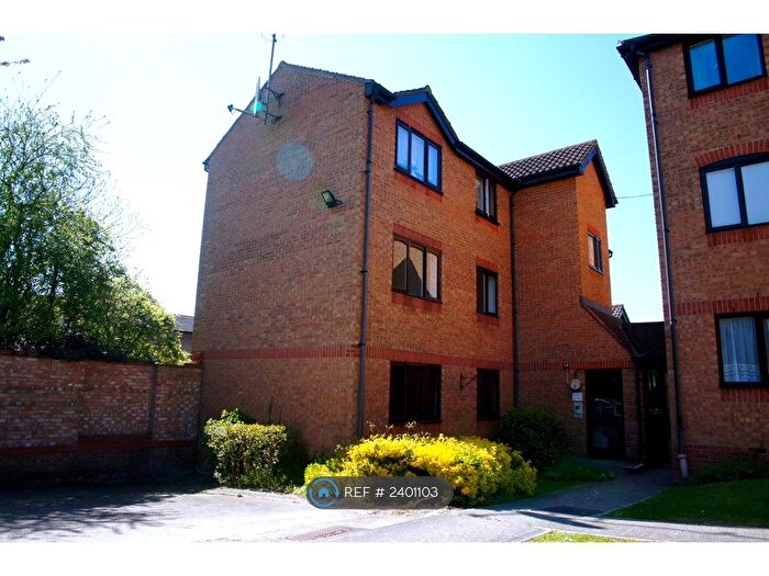 1 Bedroom Flat To Rent In Duncombe Court, Purfleet, RM19