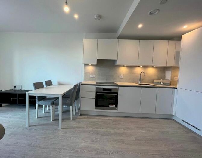 1 Bedroom Flat To Rent In Nestles Avenue, Hayes, UB3