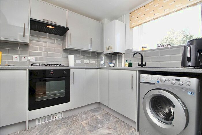 2 Bedroom Flat For Sale In Holman Court, Ipswich, Suffolk, IP2