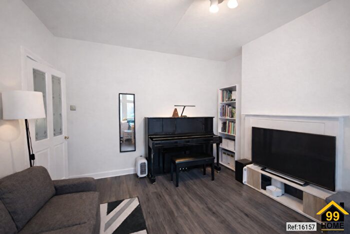 2 Bedroom Flat For Sale In Christchurch Avenue, Harrow, London, HA3
