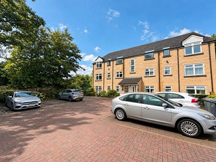 2 Bedroom Flat For Sale In The Plantations, Low Moor, Bradford, BD12