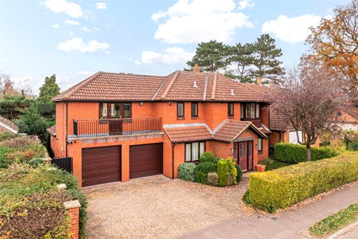 4 Bedroom Detached House To Rent In Biddenham Turn, Biddenham, Bedford, Bedfordshire, MK40