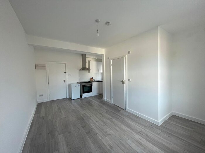 Studio To Rent In Clarendon Road, Luton, LU2